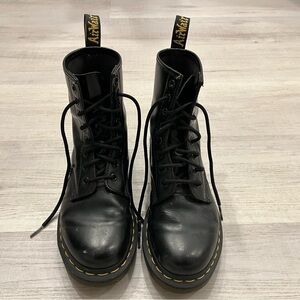 Black Leather Dr. Martens Women's Size 7/ EU 38 Boots
